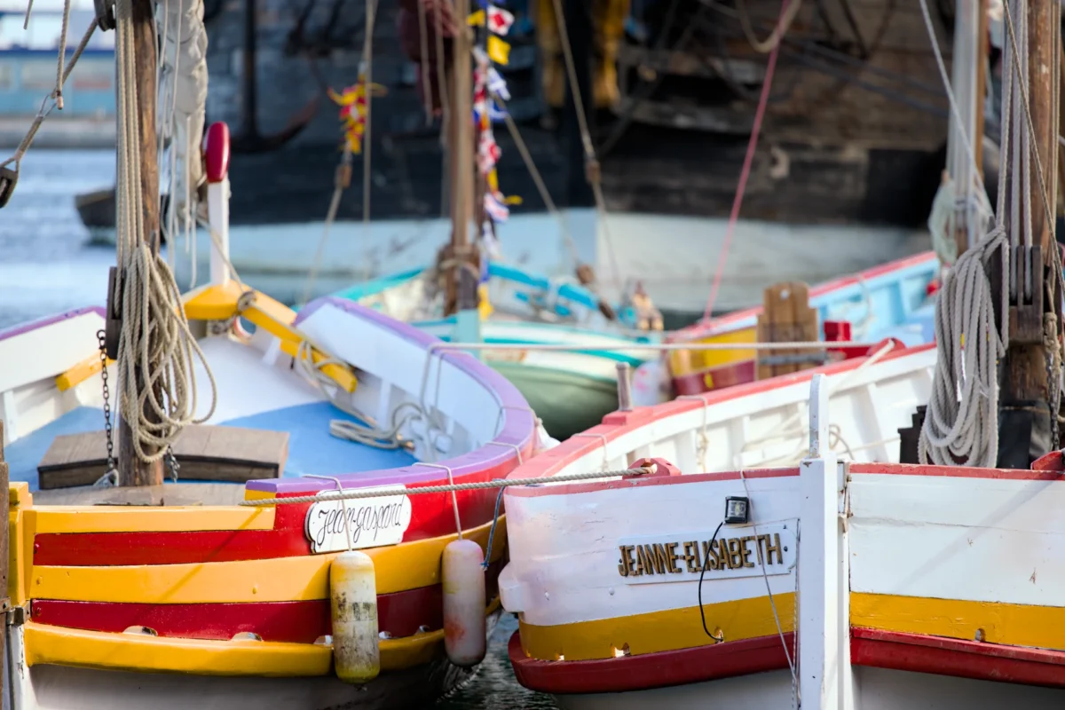 Couleurs de Méditerranée - Photographie d'art bateaux de pêche traditionnels colorés barque catalane Jean-Gaspard et Jeanne-Elisabeth Couleurs de Méditerranée