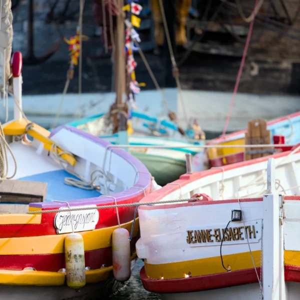 Couleurs de Méditerranée - Photographie d'art bateaux de pêche traditionnels colorés barque catalane Jean-Gaspard et Jeanne-Elisabeth Couleurs de Méditerranée
