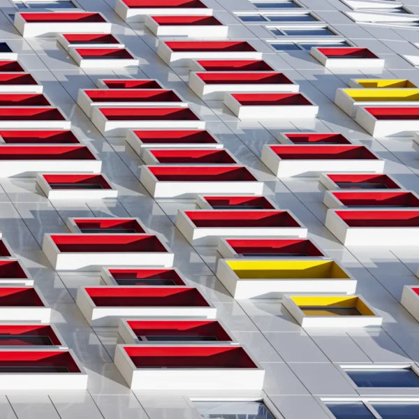 Photographie d'art architecture Marseille L'Abstraction Urbaine - Façade colorée rouge jaune bleu