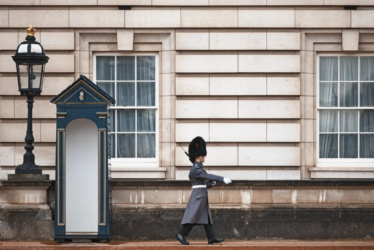 La relève de la garde - Création originale photographie d'art relève de la garde Buckingham Coldstream Guards